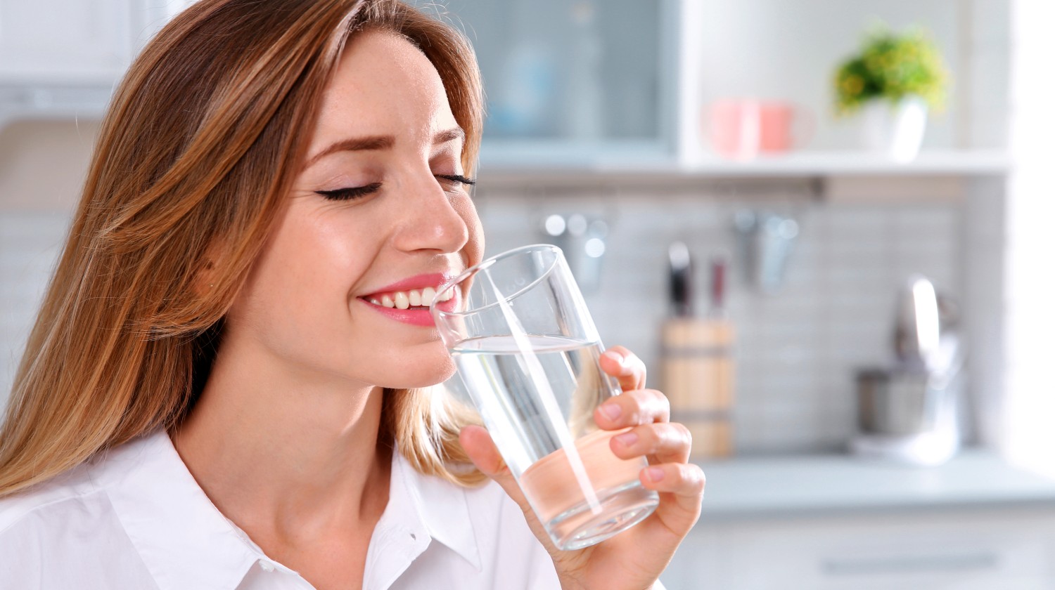 Feature |Young woman drining clean water glass | Benefits Of Drinking Water